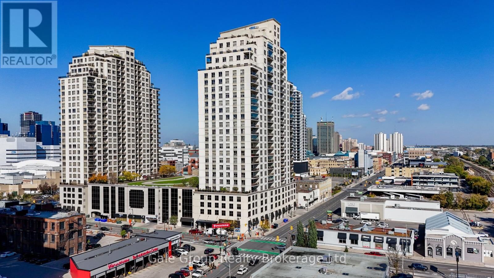 Property Photo:  330 Ridout Street North 2702  ON N6A 0A7 