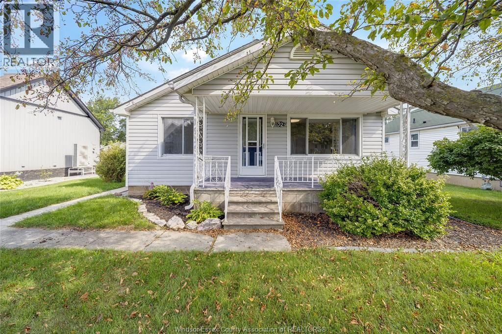 Property Photo:  52 Prospect Street  ON N0P 2L0 