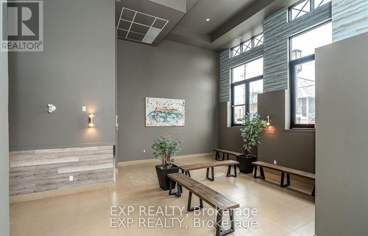 Property Photo:  429 Kent Street 104  ON K2P 1B5 