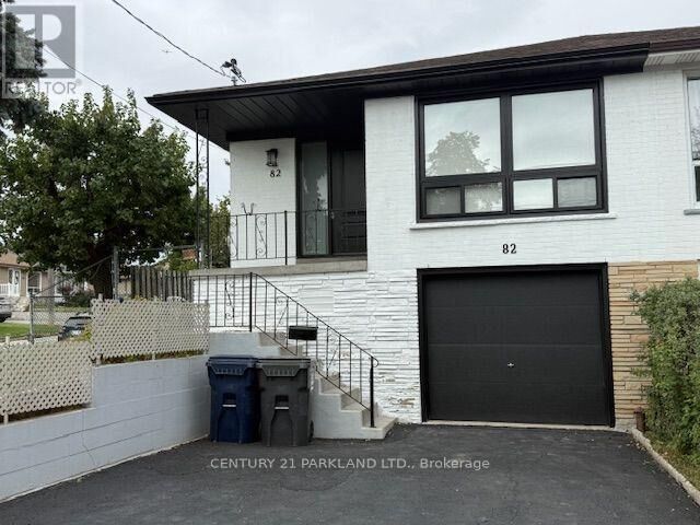 Property Photo: 82 Verobeach Boulevard Main Level ON M9M 1P9