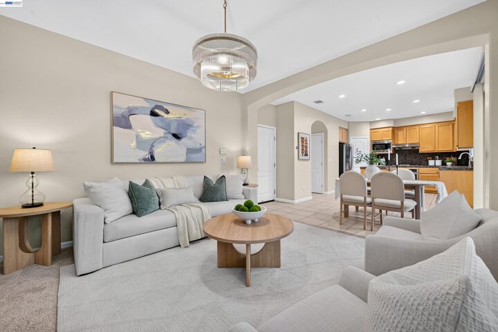 Property Photo:  2333 Elan Ln  CA 94582 