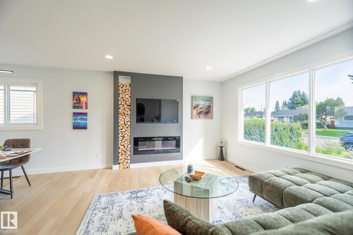 Property Photo:  16136 109A Avenue NW  AB T5P 1C4 