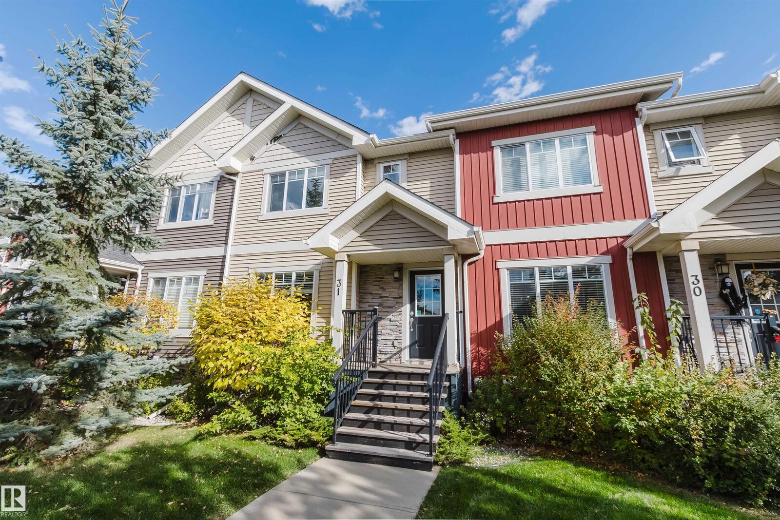 Property Photo: 7289 South Terwillegar Drive NW 31 AB T6R 0N5