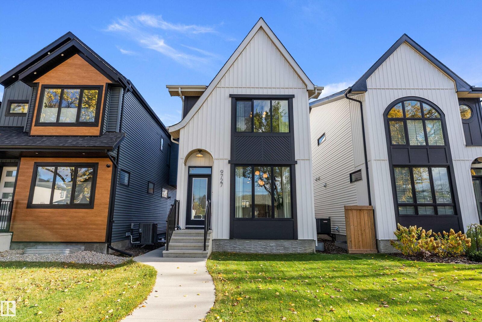 Property Photo:  9727 153 Street NW  AB T5P 2A4 