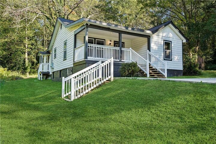 Property Photo: 665 S Eugenia Place NW GA 30318