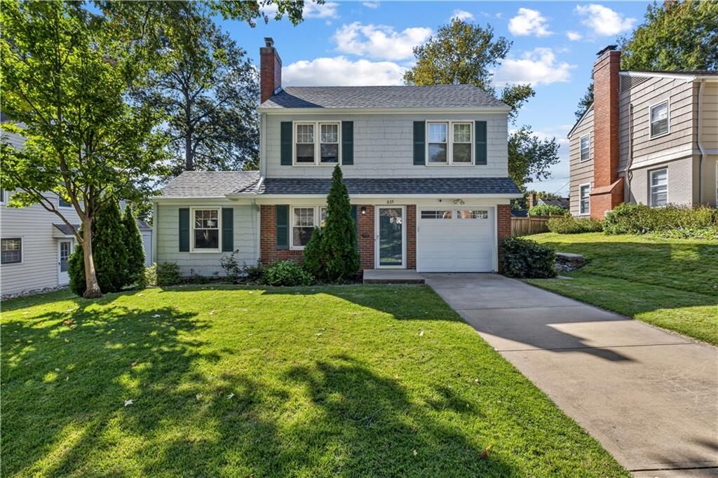 Property Photo:  635 E 65th Street  MO 64131 