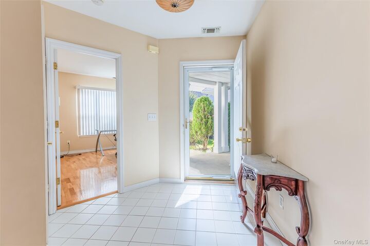 Property Photo:  29 Madison Circle  NY 11953 