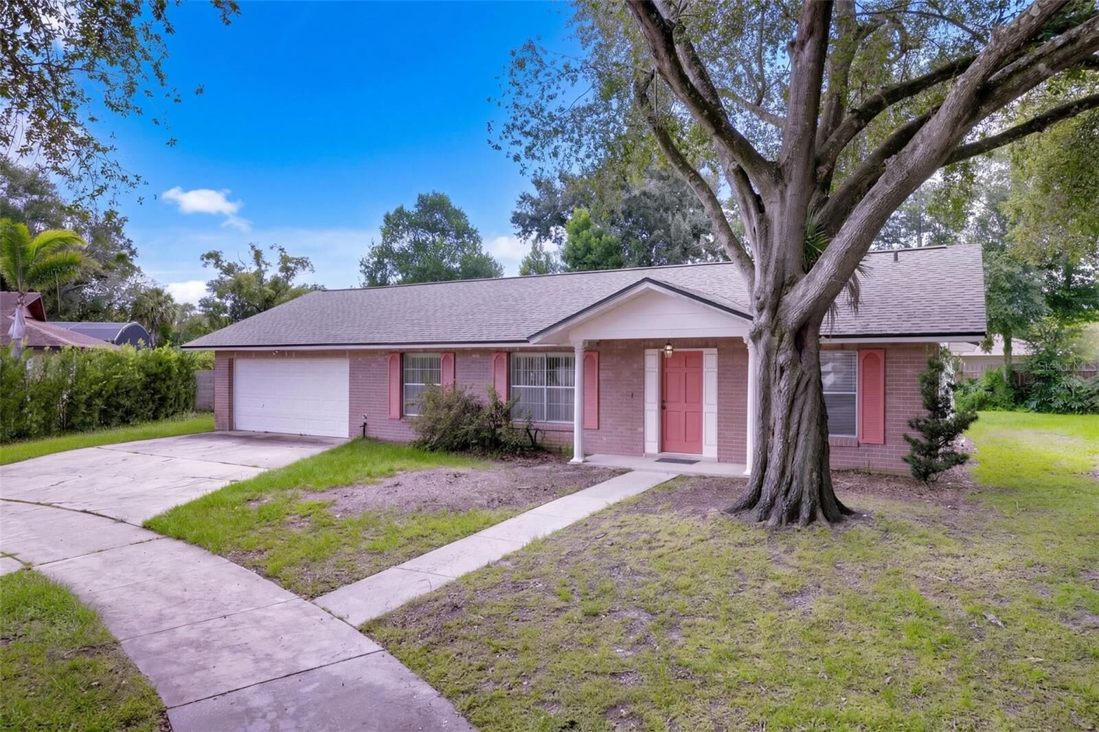 Property Photo:  5164 Jennifer Place  FL 32807 