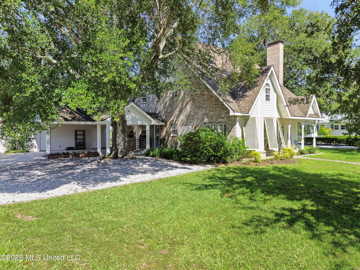 Property Photo:  723 Old Spanish Trail  MS 39520 