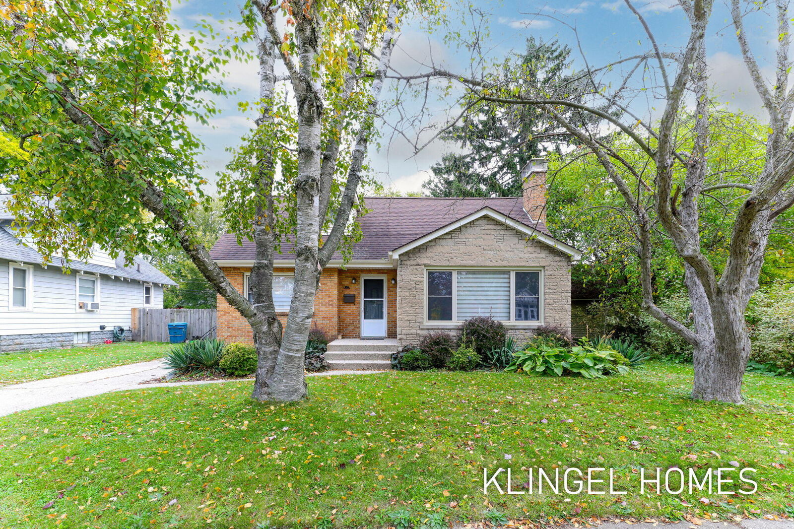 Property Photo: 1054 W Larch Avenue MI 49441