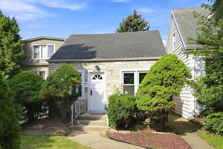 Property Photo: 4438 N Narragansett Avenue IL 60706