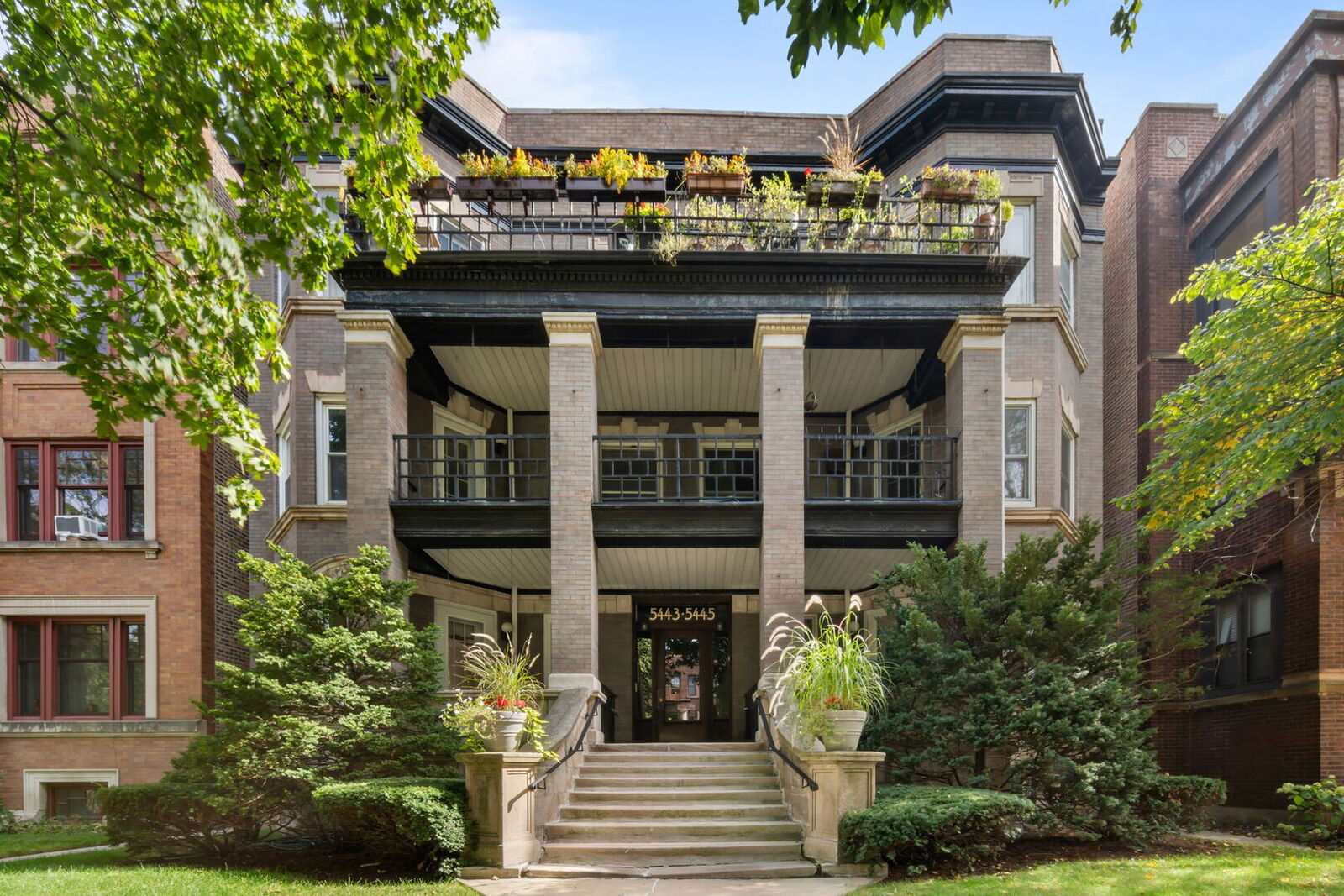 Property Photo:  5443 S Cornell Avenue 1  IL 60615 