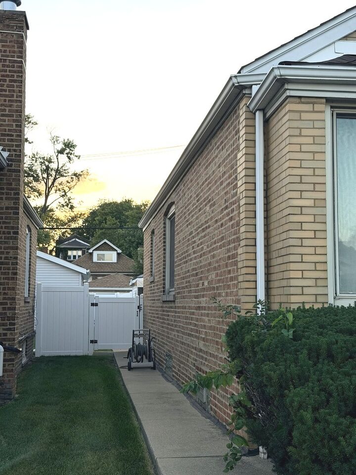 Property Photo:  8632 S Jeffery Boulevard  IL 60617 