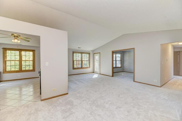 Property Photo:  216 Stoneybrook Lane  IL 60108 