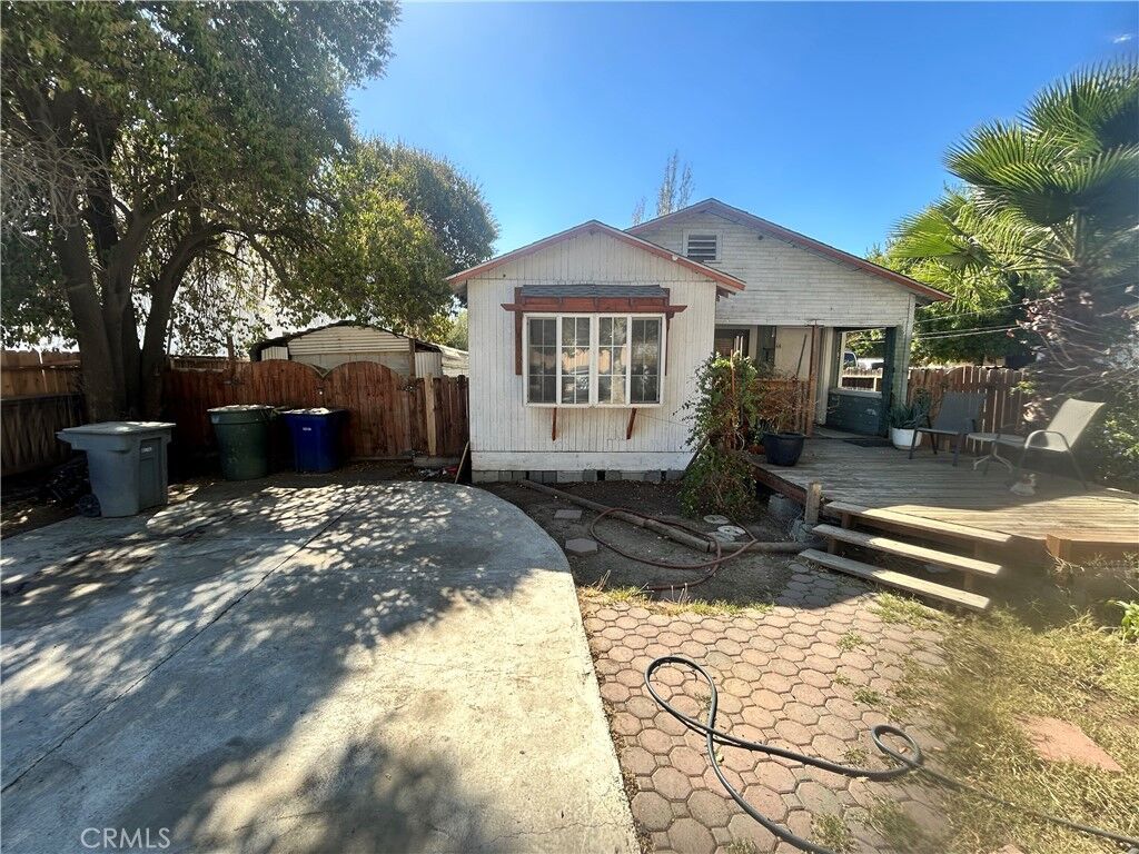 Property Photo:  44 W 13th  CA 95341 