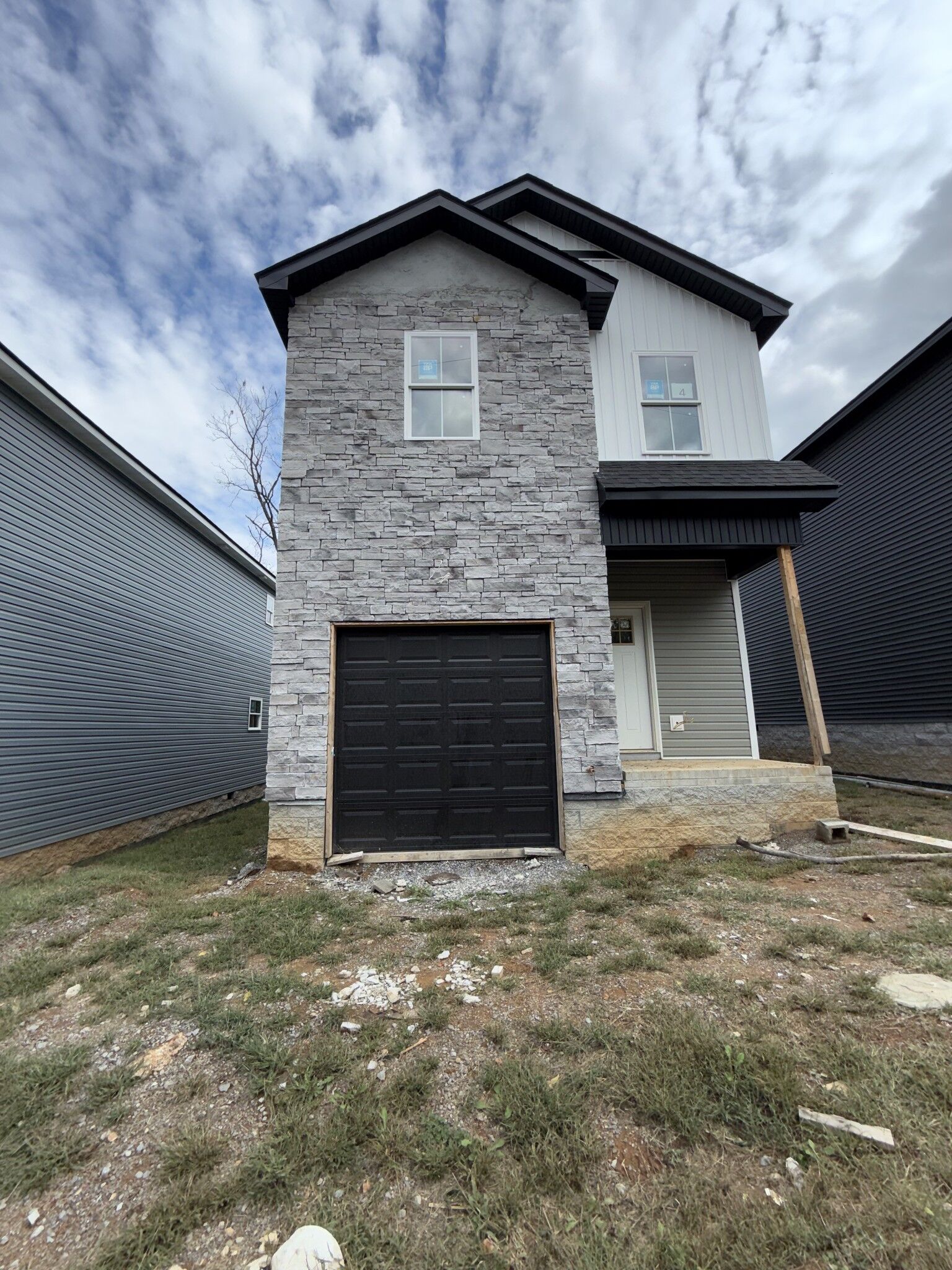 Property Photo:  819 Gracey Ave  TN 37040 