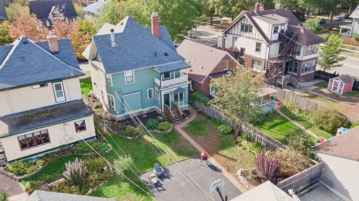 Property Photo: 1089 Lincoln Avenue MN 55105