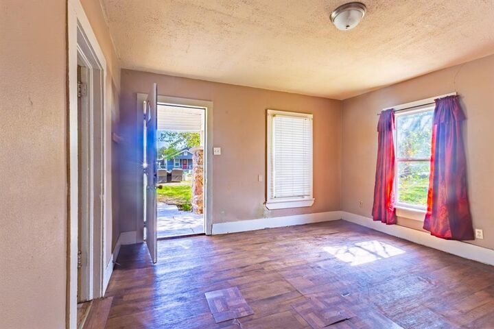 Property Photo:  720 Texas Street  TX 76450 