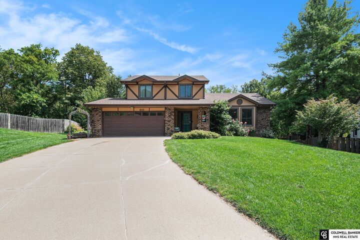 Property Photo:  911 Kohl Circle  NE 68005 