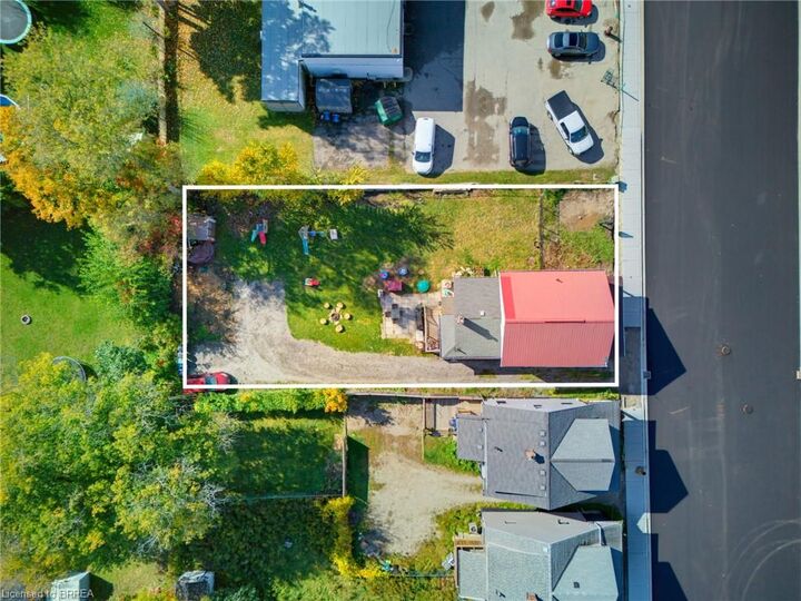 Property Photo:  256 Dundas Street  ON N4S 1B1 
