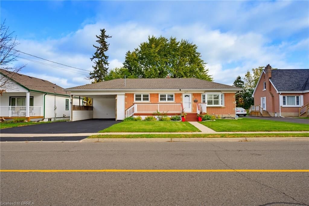 Property Photo: 49 Morton Avenue ON N3R 2N6