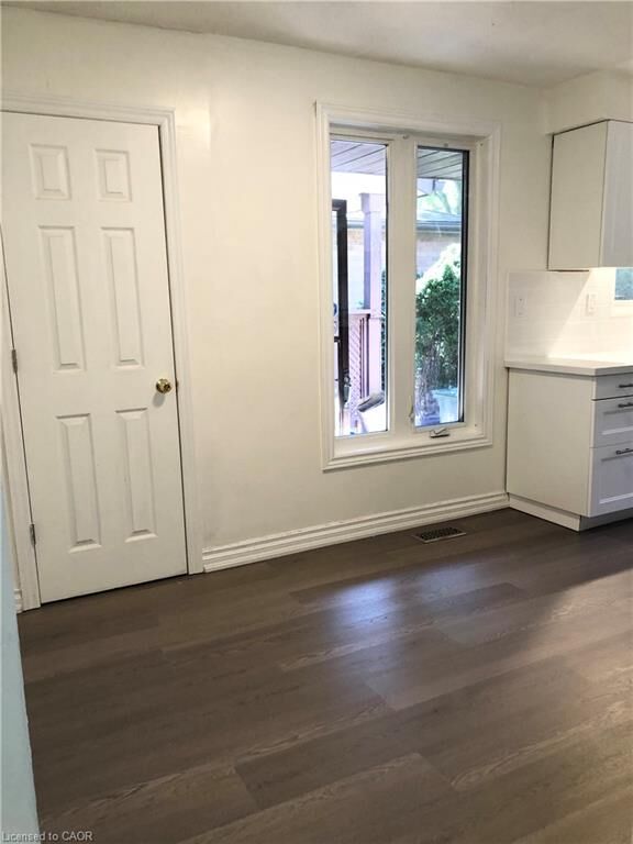 Property Photo:  35 Megna Court 1  ON L9C 6Y6 
