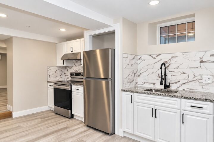 Property Photo:  150 Middlesex St 2  MA 01852 