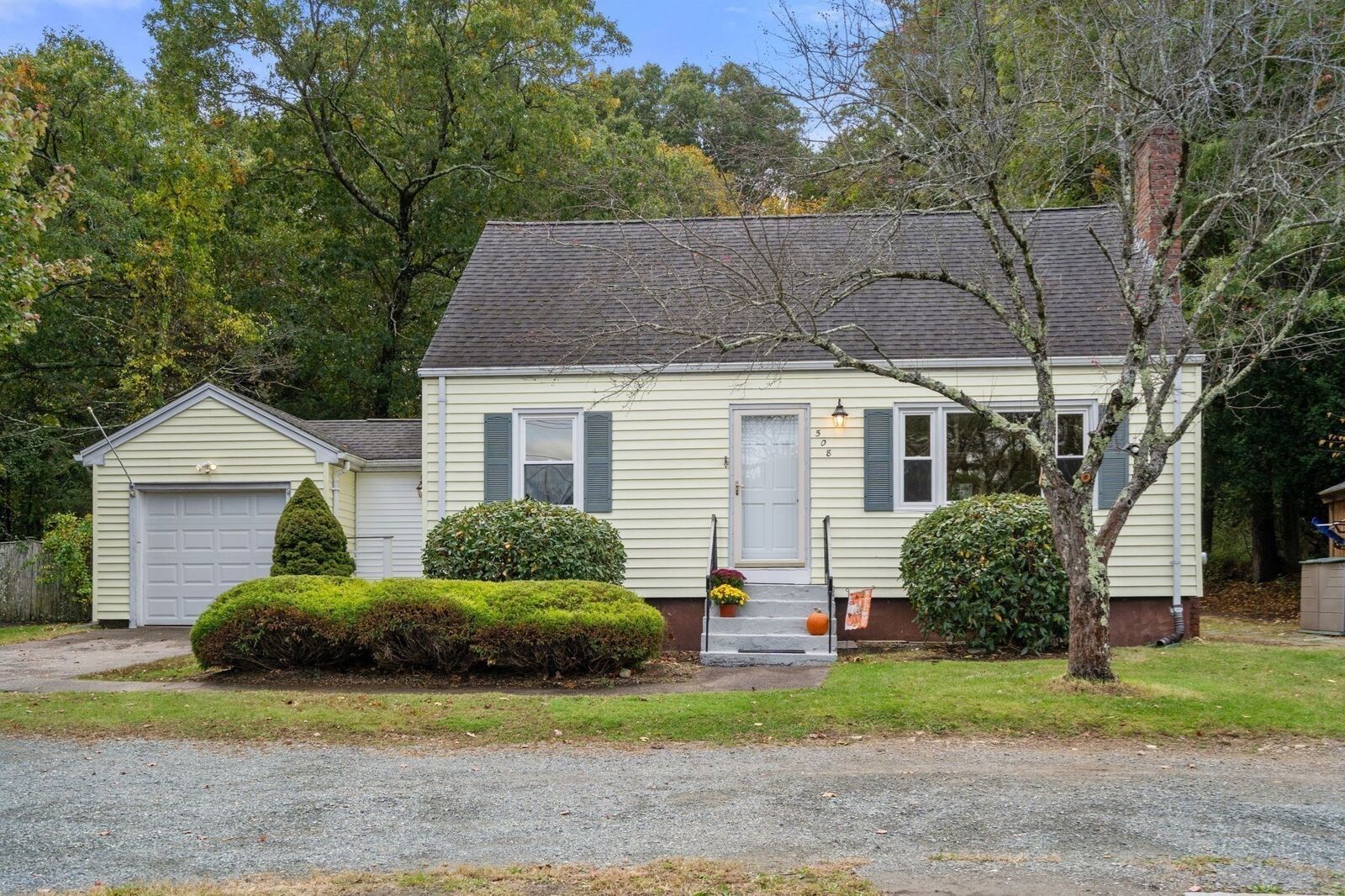 Property Photo: 508 Oak St MA 02038