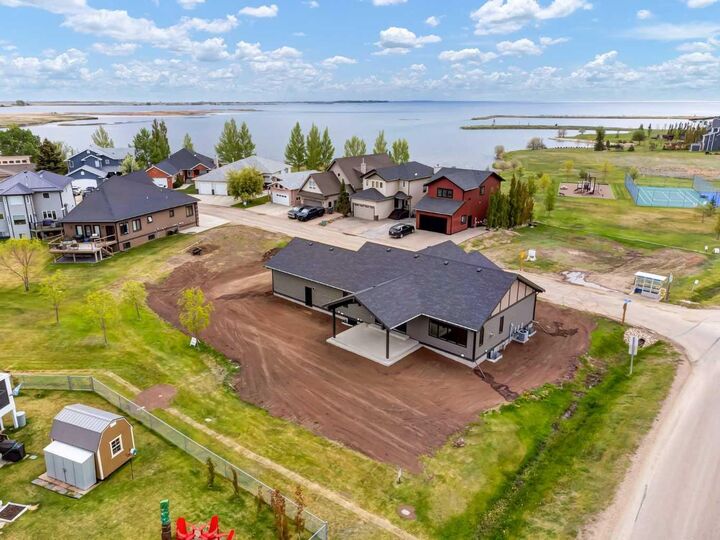 Property Photo:  25 Blue Heron Bay  AB T1R 0X5 