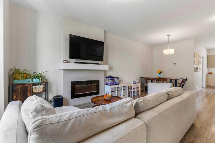 Property Photo:  124 South Point Court SW  AB T4B 4K9 
