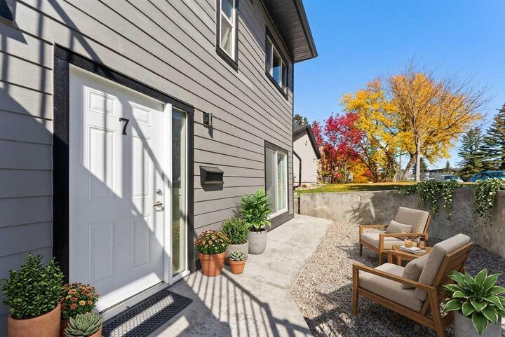 Property Photo:  1622 28 Avenue SW 7  AB T2T 1J4 