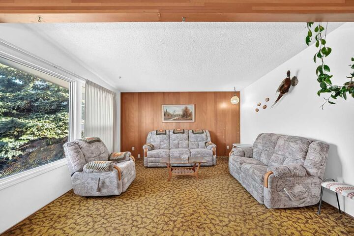 Property Photo:  1523 24 Avenue NW  AB T2M 1Y5 
