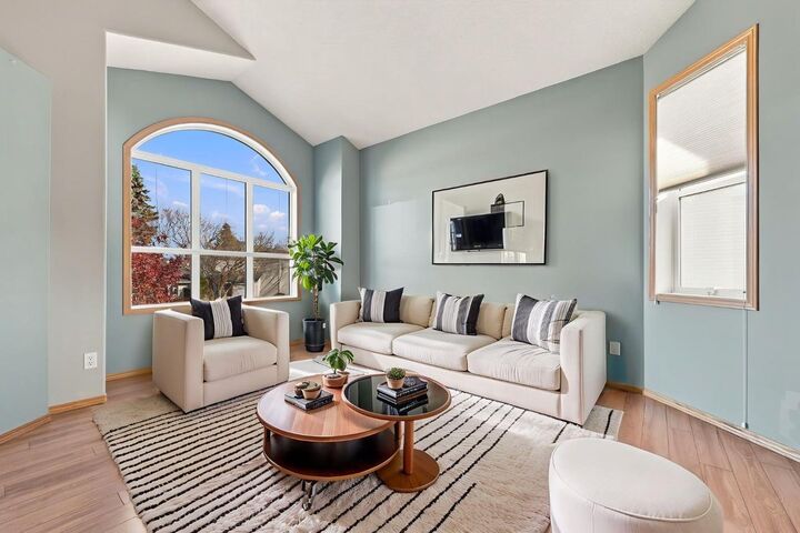 Property Photo:  184 Hidden Circle NW  AB T3A 5G8 