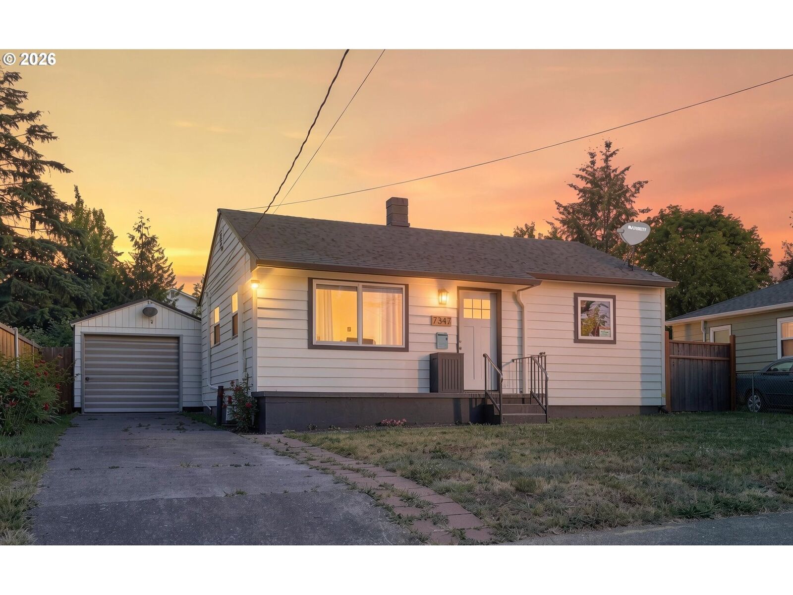 Property Photo:  7347 SE 86th Ave  OR 97266 
