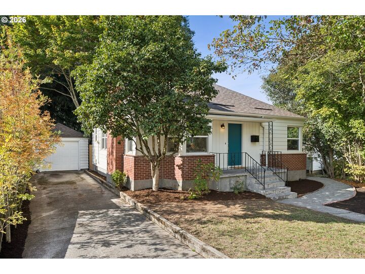 Property Photo:  2715 SE 58th Ave  OR 97206 