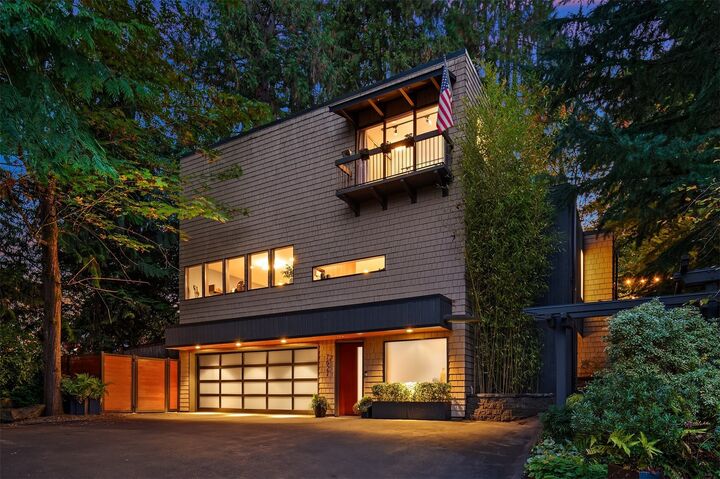 Property Photo:  7627 SE 22nd Street  WA 98040 