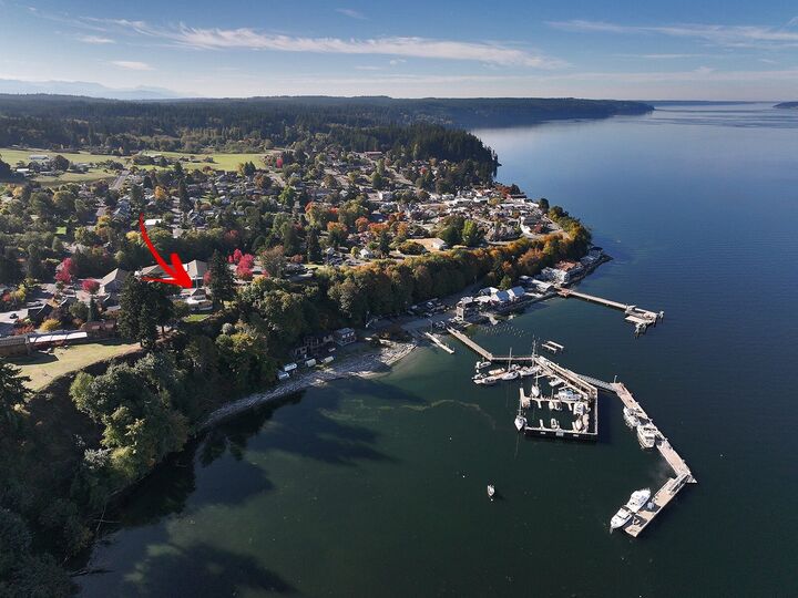 Property Photo:  510  Cascade Avenue  WA 98260 
