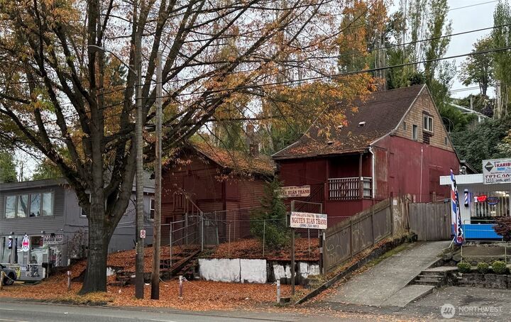 Property Photo:  3857  Rainier Avenue S  WA 98118 