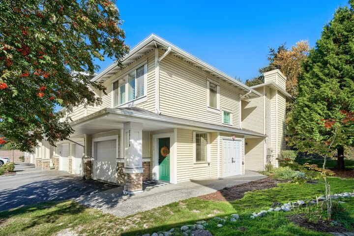 Property Photo: 23108 59th Place S 17-5 WA 98032
