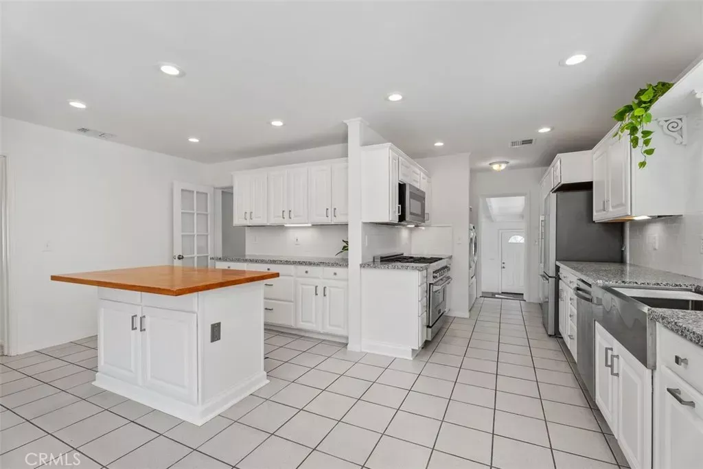 Property Photo:  4702 Radnor Avenue  CA 90713 