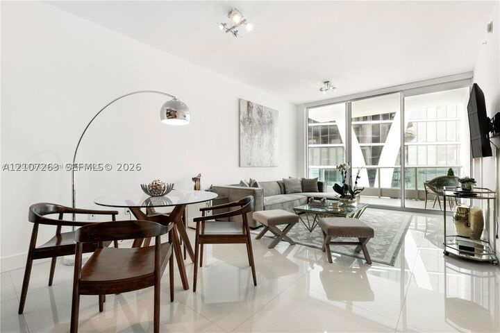 Property Photo: 900 Biscayne Blvd 4010 FL 33132