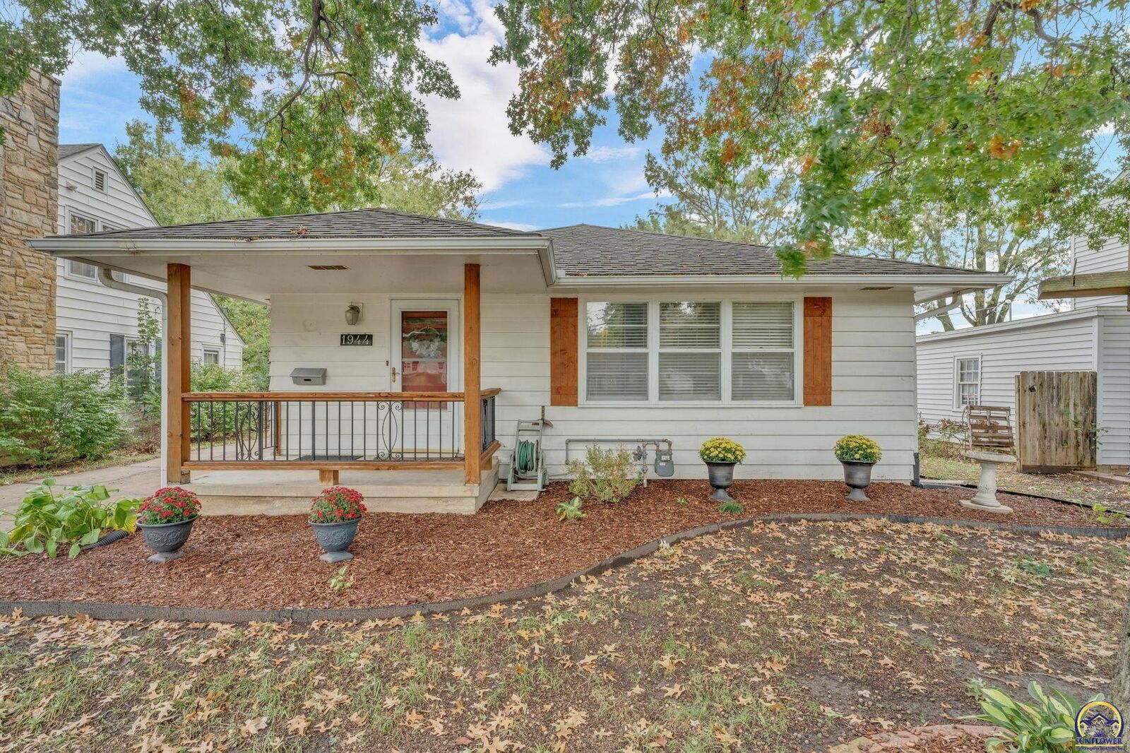 Property Photo:  1944 SW Seabrook Ave  KS 66604 