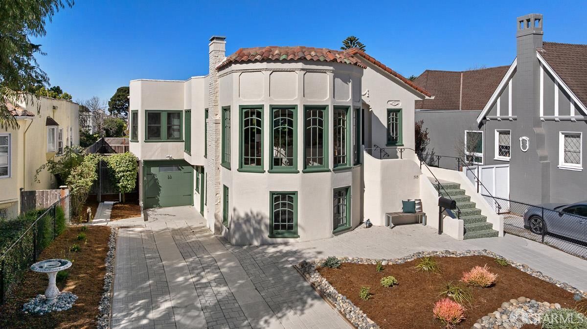 Property Photo: 705 Victoria Street CA 94127