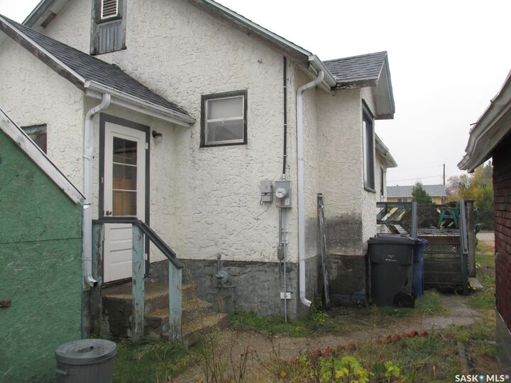 Property Photo:  2911 Albert Street  SK S0E 0L0 