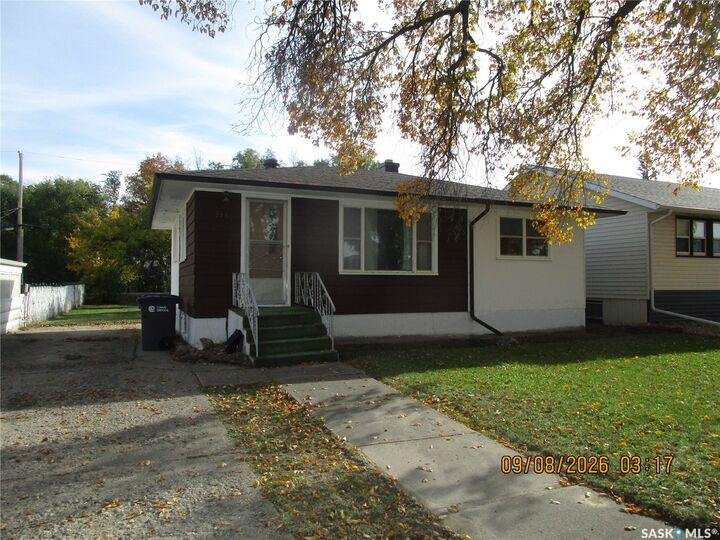 Property Photo:  215 Dominion Road  SK S0H 0B0 