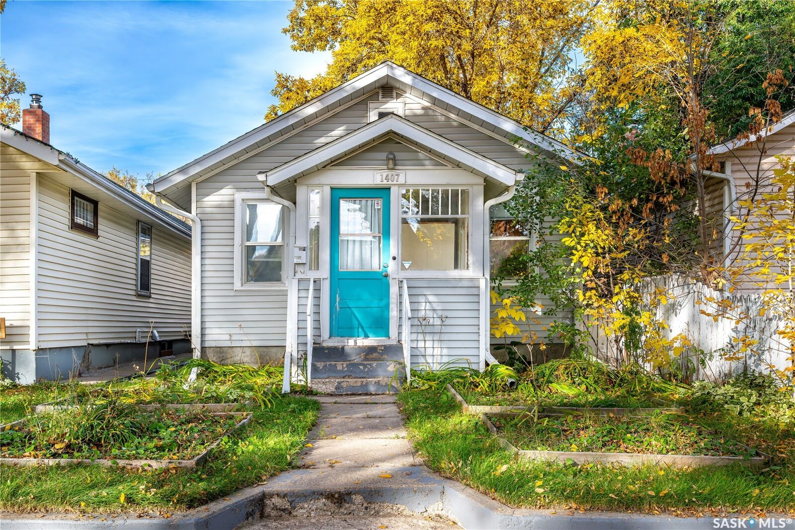 Property Photo:  1407 C Avenue N  SK S7L 1K9 