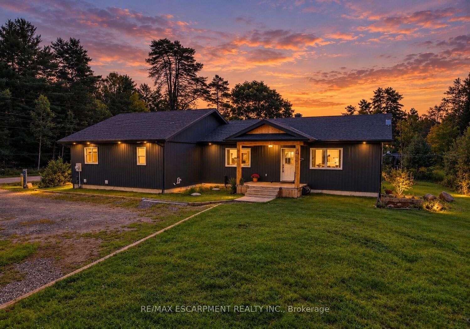 Property Photo:  400 Raymond Road  ON P1L 1X4 