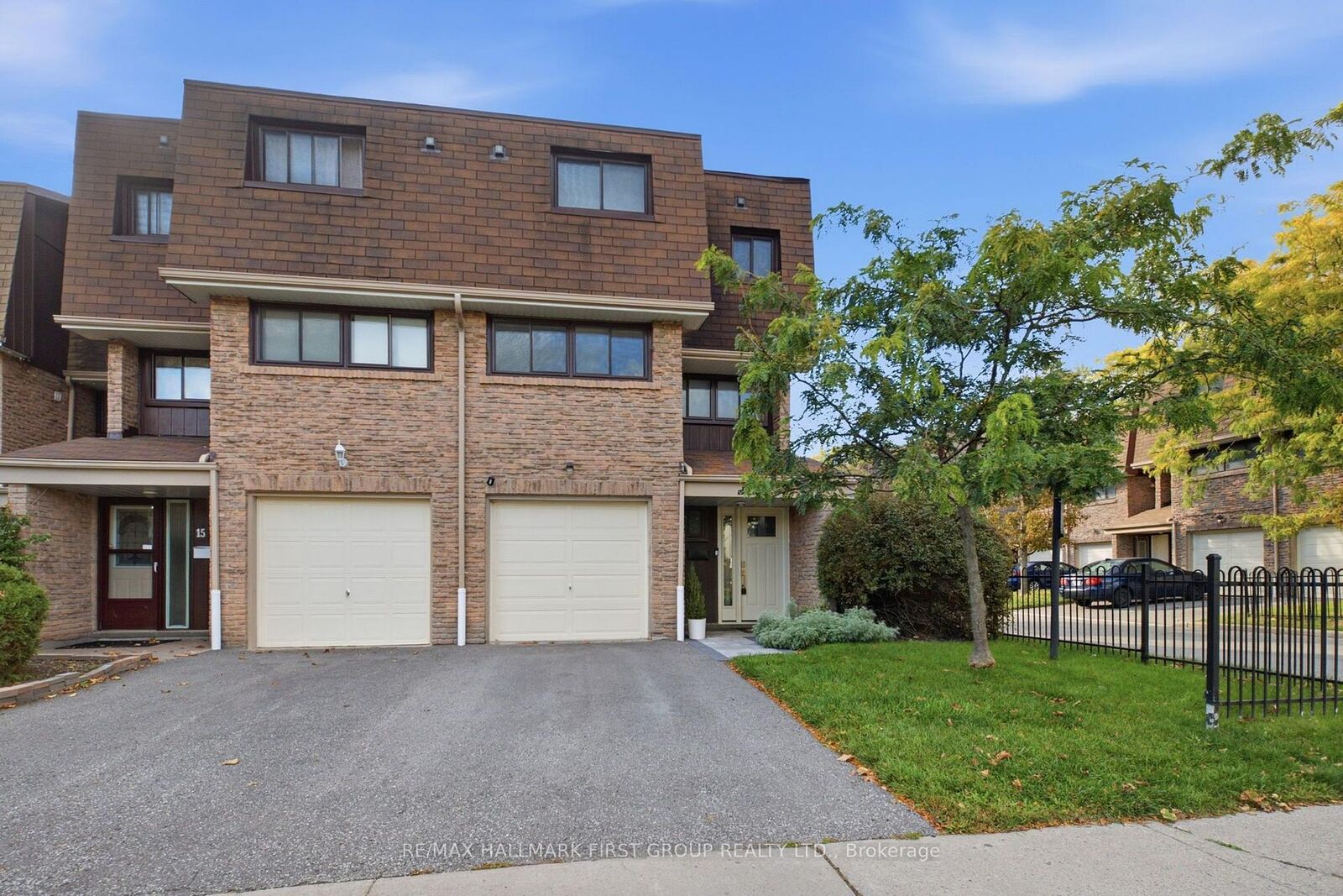 Property Photo: 1958 Rosefield Road 16 ON L1V 3A9