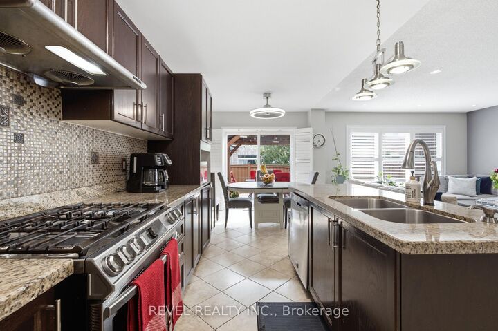 Property Photo:  256 Giddings Crescent  ON L9T 7A7 