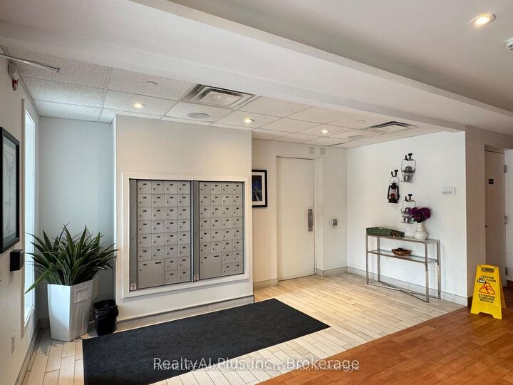 Property Photo:  100 Dean Avenue 404  ON L9J 0H1 